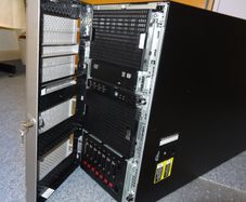 HP Proliant ML350p Gen8 Bay Tower Server