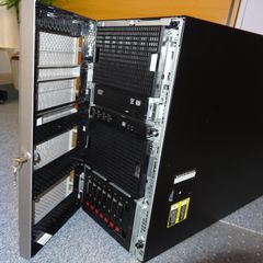 HP Proliant ML350p Gen8 Bay Tower Server