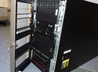 HP Proliant ML350p Gen8 Bay Tower Server