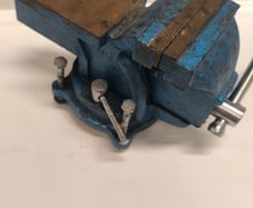 4" bench vice