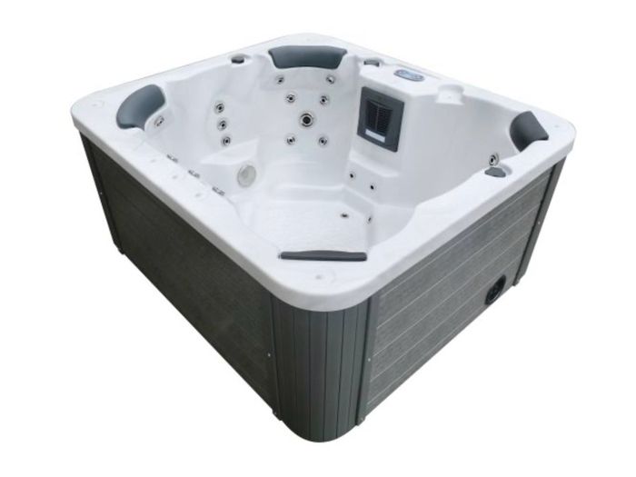 Brand New Georgia Bluetooth 4-6 Person Hot Tub