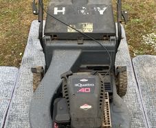 Briggs & Stratton Harry Quattro 40 petrol lawnmower