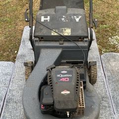 Briggs & Stratton Harry Quattro 40 petrol lawnmower