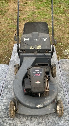 Briggs & Stratton Harry Quattro 40 petrol lawnmower