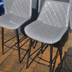 2 stools