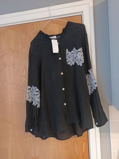 Choklate By B&D Design Blouse.   S. Freesize.   B.N.W.T.
