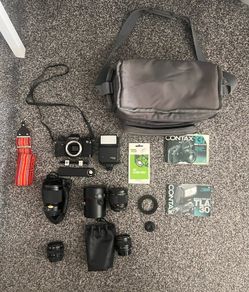 Contax 137 MD Quartz Camera with Accessories (see description)