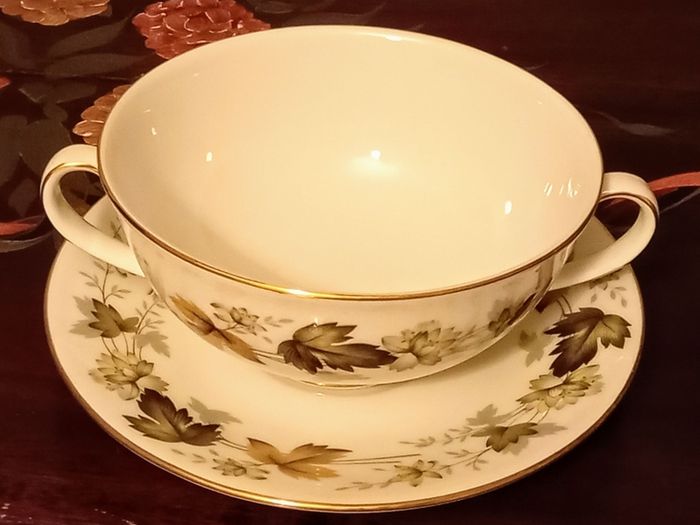 Royal Doulton Larchmont 7 x Two Handed Soup Bowl and Saucer