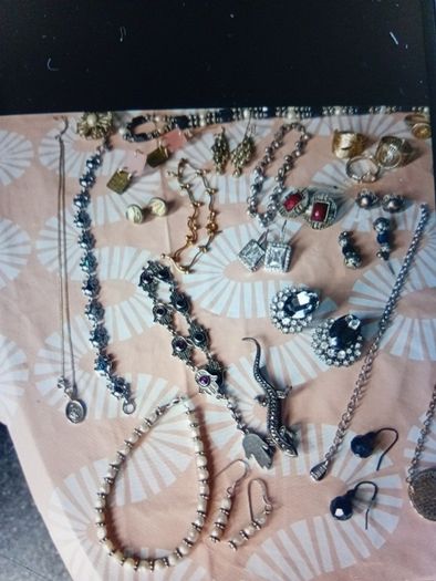 necklace, rings,bracelets, 30 Eur if u take All.There is lot..they Are used.