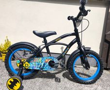 14" Batman Bike with Stabilisers