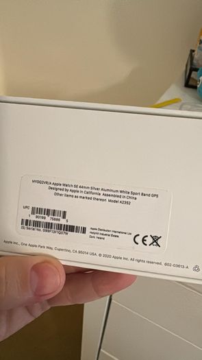 Apple Watch SE 44mm Silver Aluminium Case