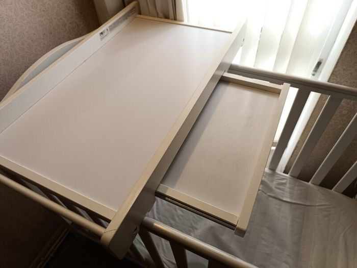 baby cot with changing table