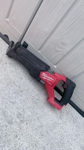 Milwaukee M18 FUEL ONE-KEY Sawzall like new
