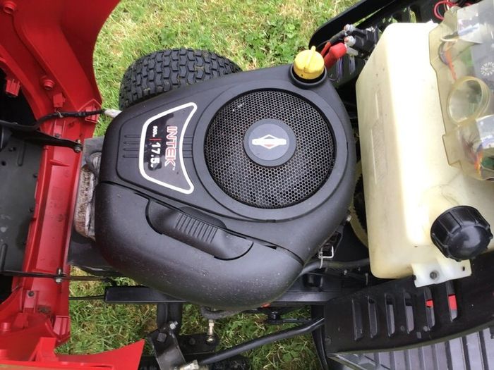 Ride on lawn mower