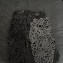 swaddles
