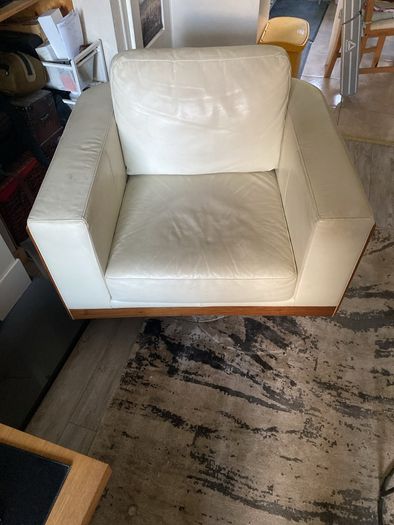 Dwell Swivel Lounge chair