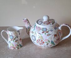 Shannonbridge Teapot and Milk Jug