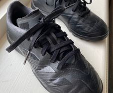 Kids Adidas Predator Astro Football Boots Size UK 1 EU 33