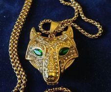 Celtic Pendant Wolf Head