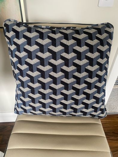 Cushions x6