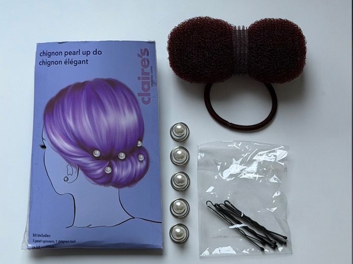 Claires Chignon Pearl Up Do Set