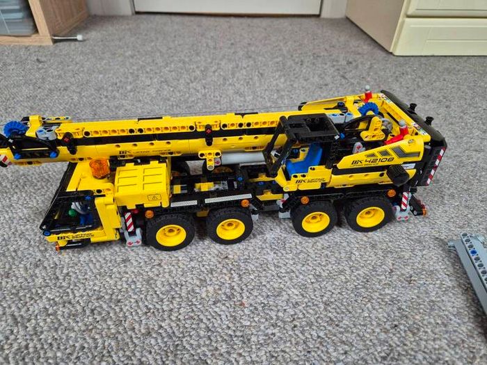 Lego Technic 42108 Mobile Crane