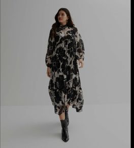 Black Floral Chiffon Tiered Long Sleeve Midi Smock Dress  New look brand new