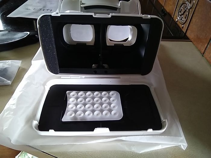 Mobile VR Headset