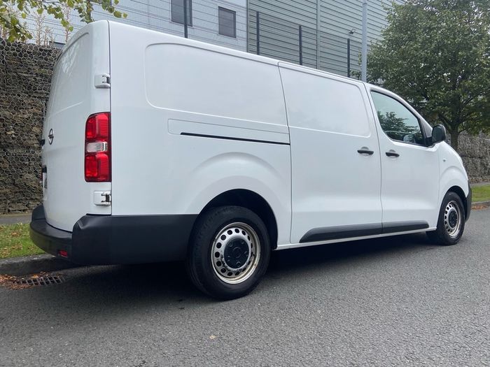 2022 Opel Vivaro 82km