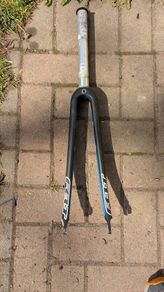 Road bike carbon fork