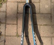 Road bike carbon fork
