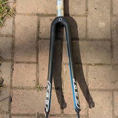 Road bike carbon fork
