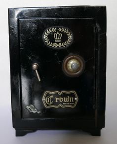 Vintage 1950s Crown Miniature Safe Tin Plate Coin Bank Made In Japan