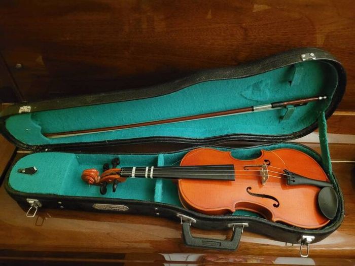 1/8 size violin