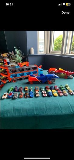Hot Wheels Mega Garage Bundle Excellent Condition