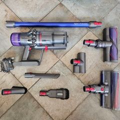 Dyson V11 absolute