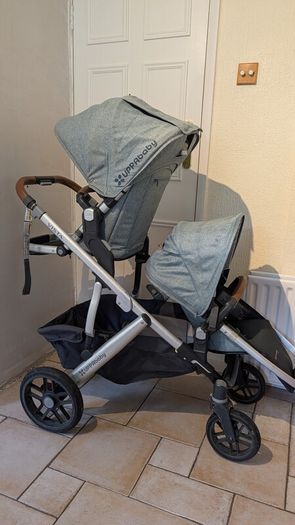 Uppababy Vista (Includes Bassinet, Rumble Seat & All Adapters)