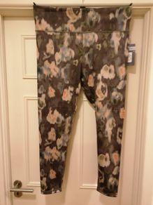 Women's Sports Reversible Leggings NWT SIZE L