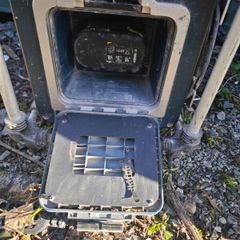 Bosch radio and battery charger