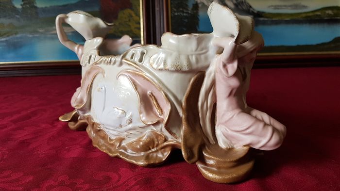 Circa 1897-1906 Collector's Piece Antique  Ernst Wahliss Depose EW Turn Wien Large Porcelain Centerpiece Vase / Jardiniere  Made In Austria