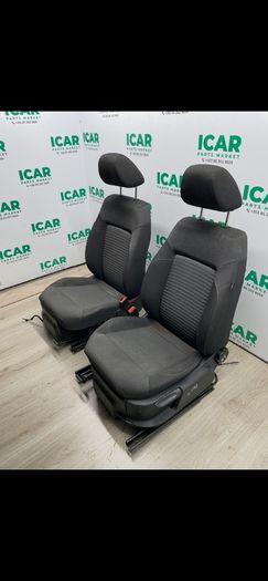 2011 Volkswagen Polo Front Seats