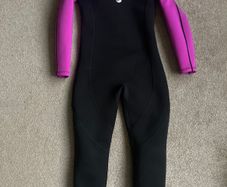 Kids wetsuit age 8-9