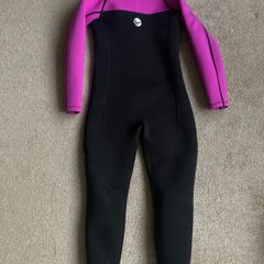 Kids wetsuit age 8-9