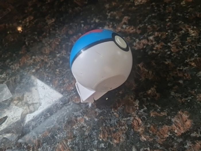 Pokemon Ball Tin