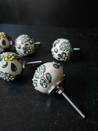 NEW Assorted  mixed ceramic knobs