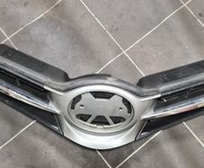 Toyota auris front grill