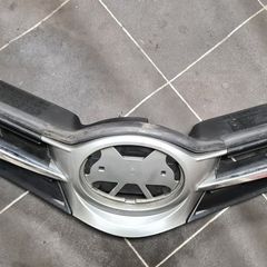 Toyota auris front grill