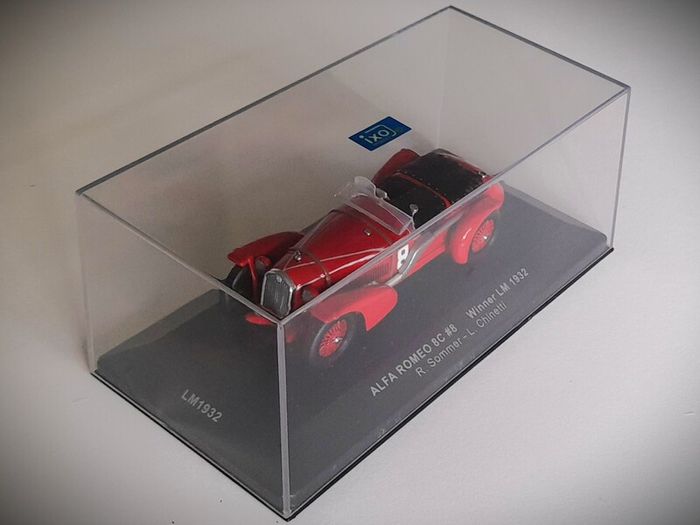Diecast Model Le Mans Winning Alfa Romeo 8C 2300 Le Mans 1932 1st - IXO 1:43