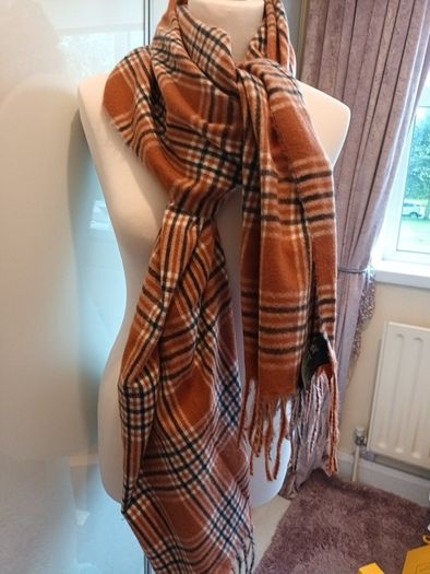 Plaid womens shawl/scarf