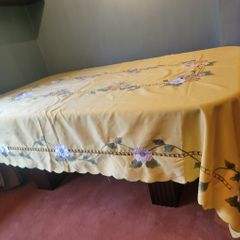 Tablecloth Daisy Floral Embroidered